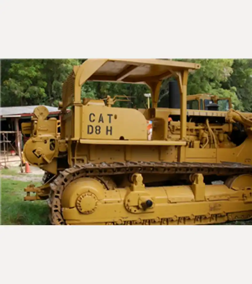 1968 Caterpillar D8H - Caterpillar Bulldozers - caterpillar-bulldozers-d8h-6c01867e-4.jpg