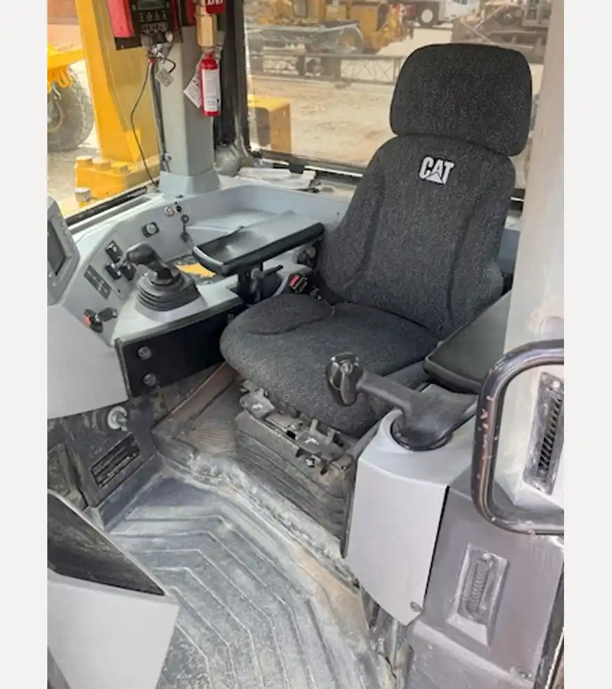 2020 Caterpillar D8T - Caterpillar Bulldozers - caterpillar-bulldozers-d8t-c35b10ac-18.jpeg