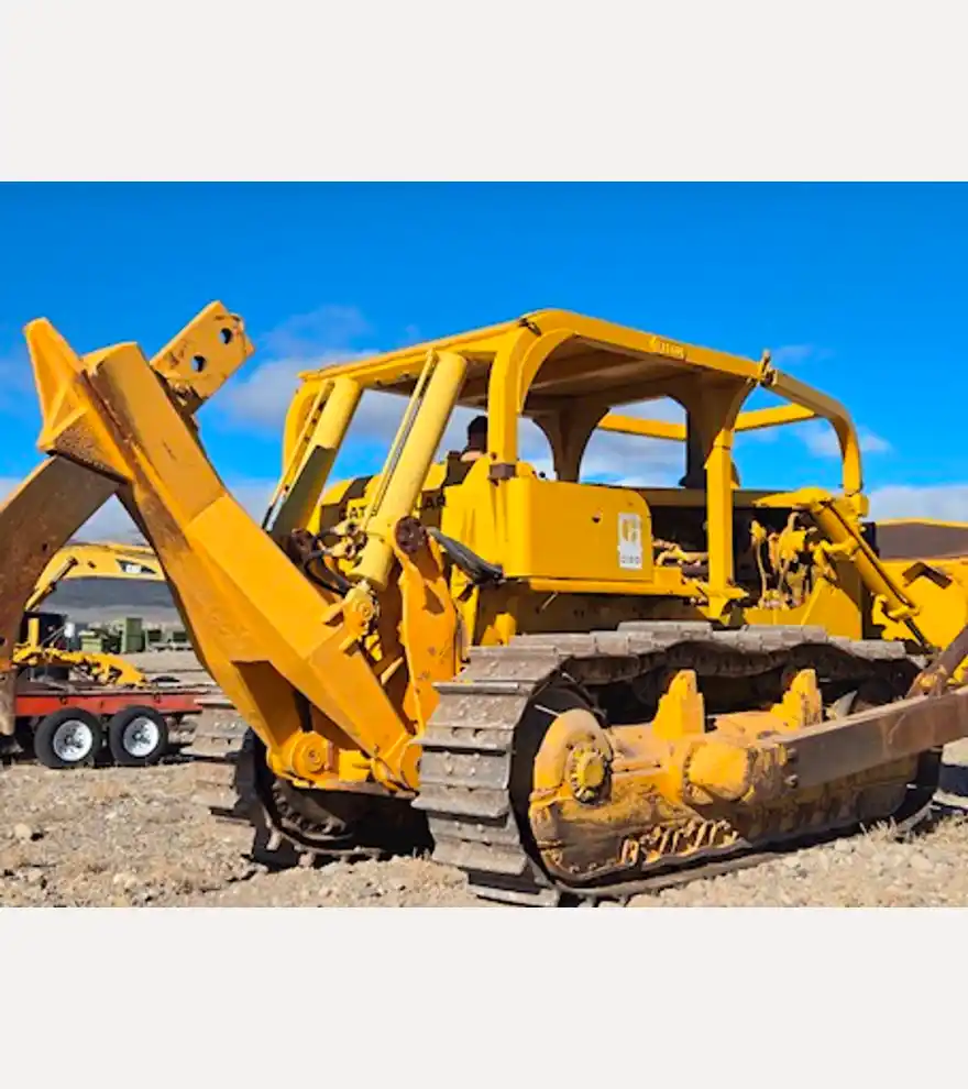  Caterpillar D9G - Caterpillar Bulldozers - caterpillar-bulldozers-d9g-5b7b5b2d-1.jpg