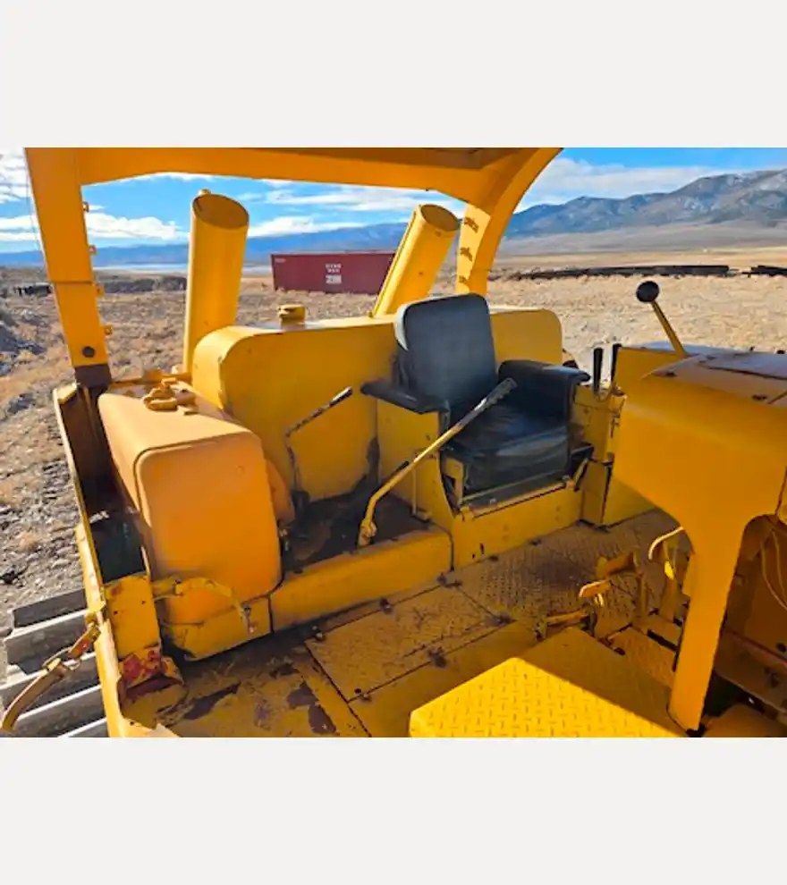  Caterpillar D9G - Caterpillar Bulldozers - caterpillar-bulldozers-d9g-5b7b5b2d-4.jpg