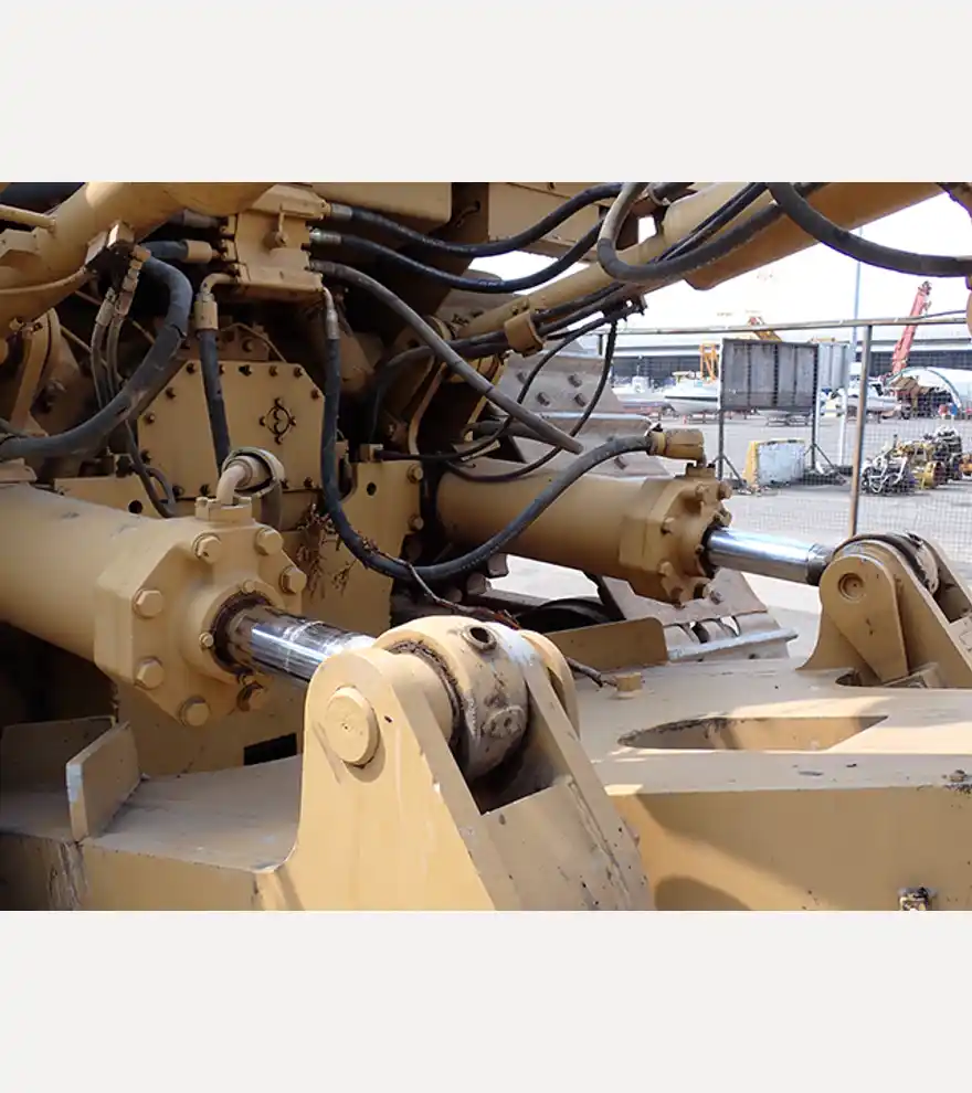 1997 Caterpillar D9R - Caterpillar Bulldozers - caterpillar-bulldozers-d9r-2b356de0-8.jpg