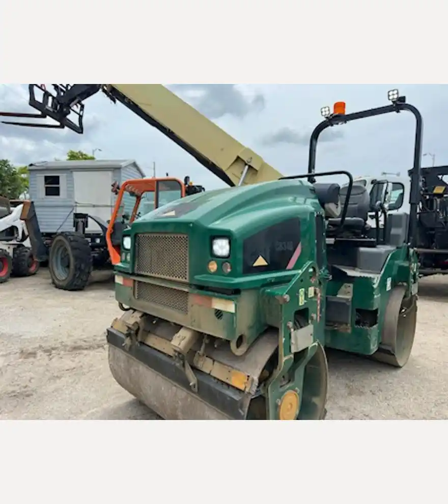 2018 Caterpillar CB34 Double Drum Roller - Caterpillar Compactors - caterpillar-compactors-cb34-double-drum-roller-ef94796d-1.jpeg