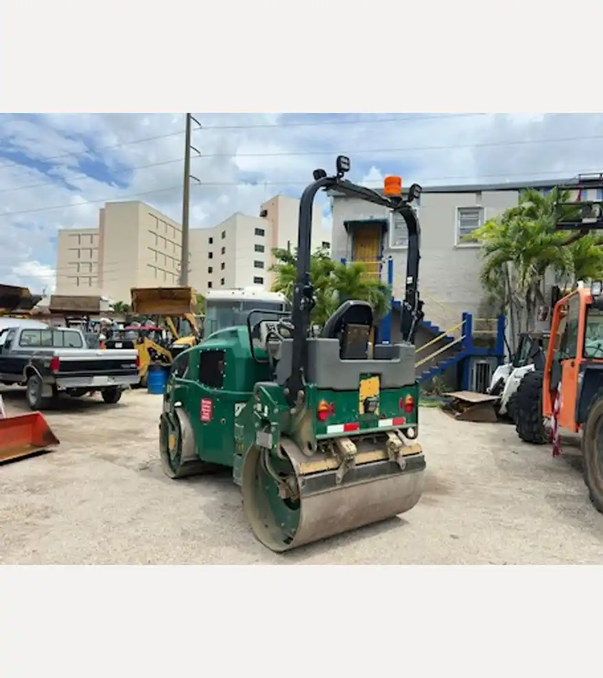 2018 Caterpillar CB34 Double Drum Roller - Caterpillar Compactors - caterpillar-compactors-cb34-double-drum-roller-ef94796d-8.jpeg