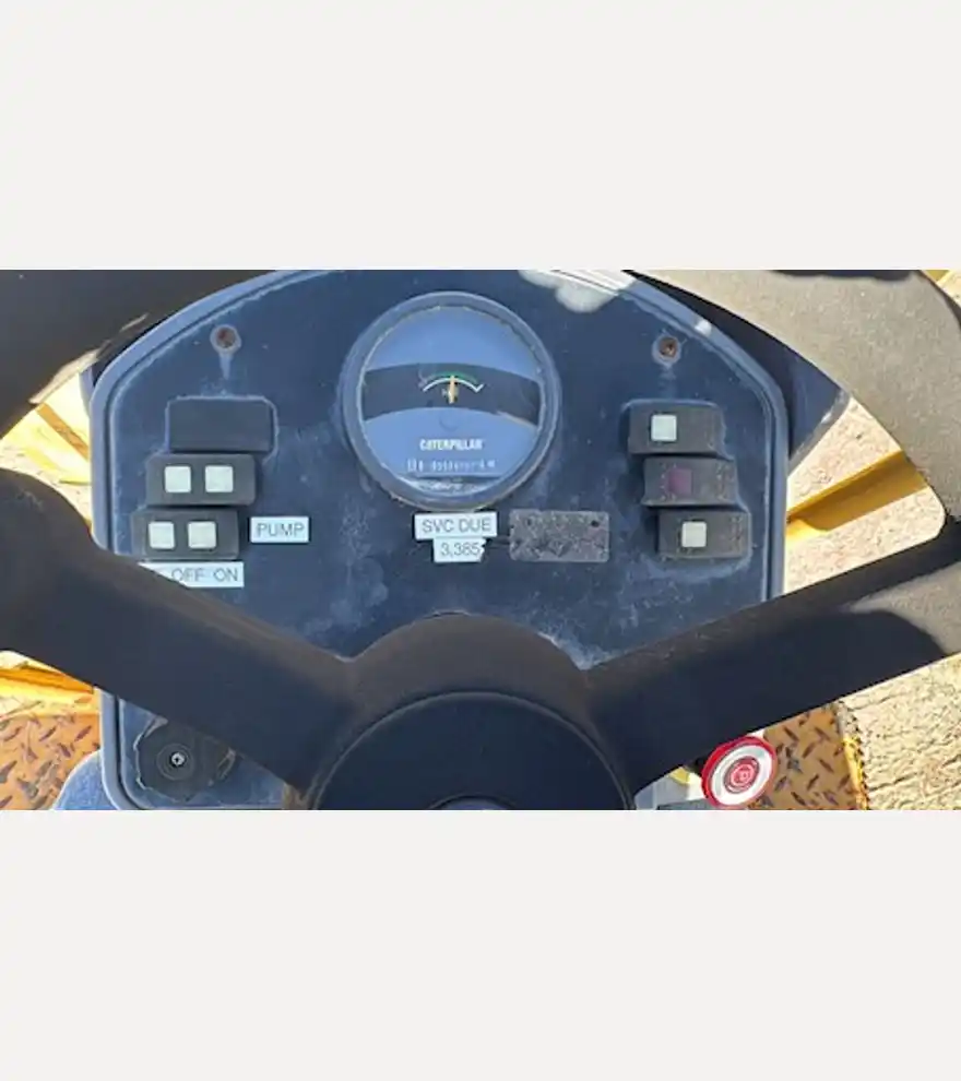 2010 Caterpillar CB34 Double Drum Roller - Caterpillar Compactors - caterpillar-compactors-cb34-double-drum-roller-fe930ac5-4.jpeg