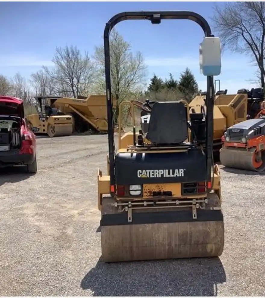 2019 Caterpillar CB34B Double Drum Roller - Caterpillar Compactors - caterpillar-compactors-cb34b-double-drum-roller-83467a17-2.jpg