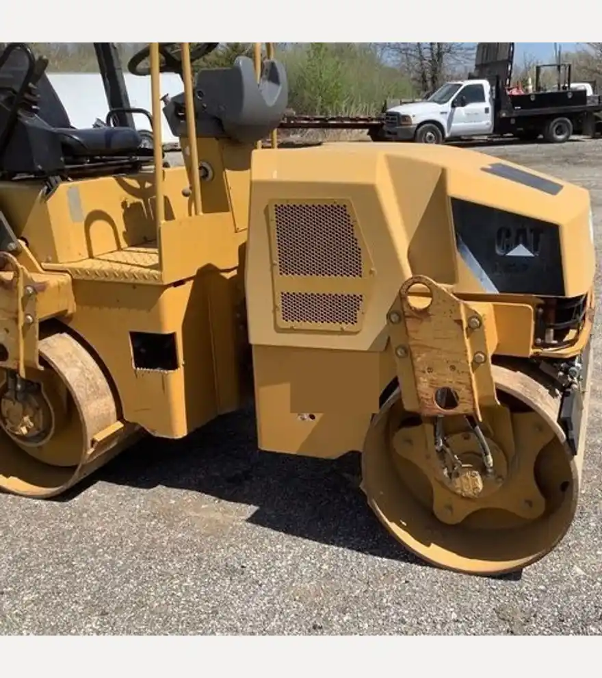 2019 Caterpillar CB34B Double Drum Roller - Caterpillar Compactors - caterpillar-compactors-cb34b-double-drum-roller-83467a17-4.jpg