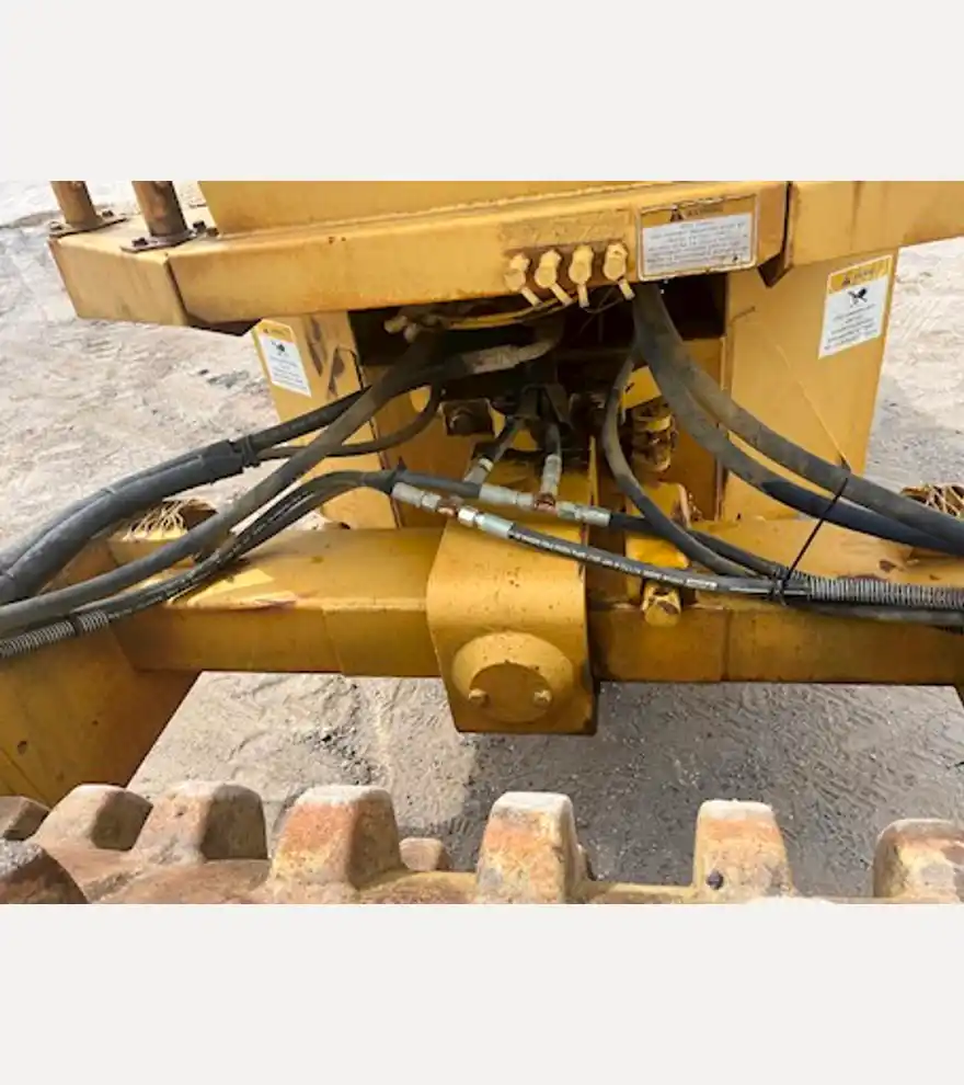 1987 Caterpillar CP-323 - Caterpillar Compactors - caterpillar-compactors-cp-323-1da45405-12.jpg