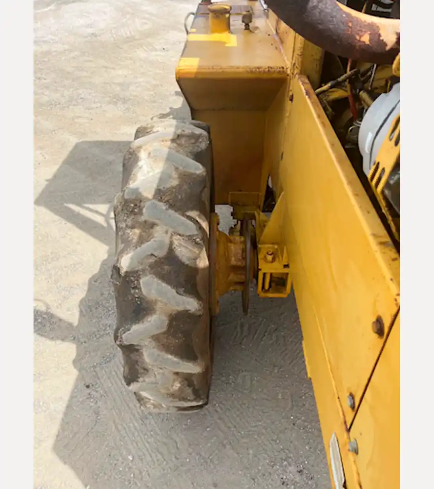 1987 Caterpillar CP-323 - Caterpillar Compactors - caterpillar-compactors-cp-323-1da45405-17.jpg