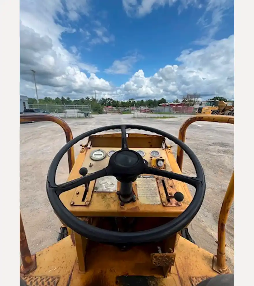 1987 Caterpillar CP-323 - Caterpillar Compactors - caterpillar-compactors-cp-323-1da45405-7.jpg