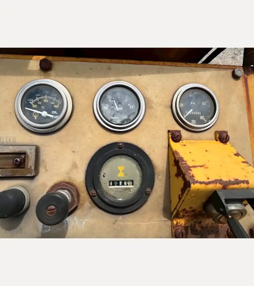 1987 Caterpillar CP-323 - Caterpillar Compactors - caterpillar-compactors-cp-323-1da45405-9.jpg