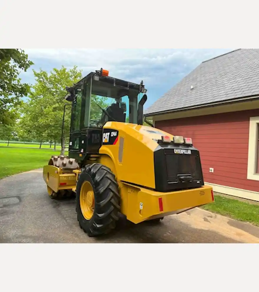 2011 Caterpillar CP44 - Caterpillar Compactors - caterpillar-compactors-cp44-986ee7f9-3.jpg