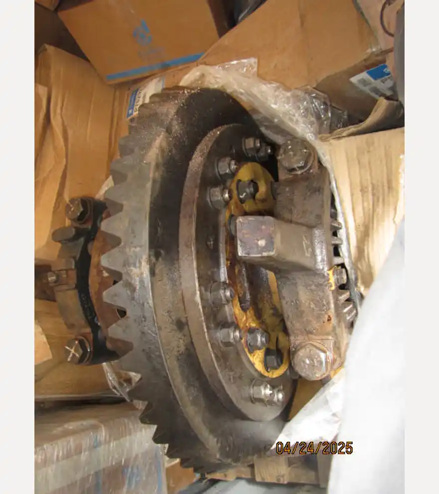  Caterpillar Differential 104-9410 - Caterpillar Dump Trucks - caterpillar-dump-trucks-differential-104-9410-38d907e8-3.JPG