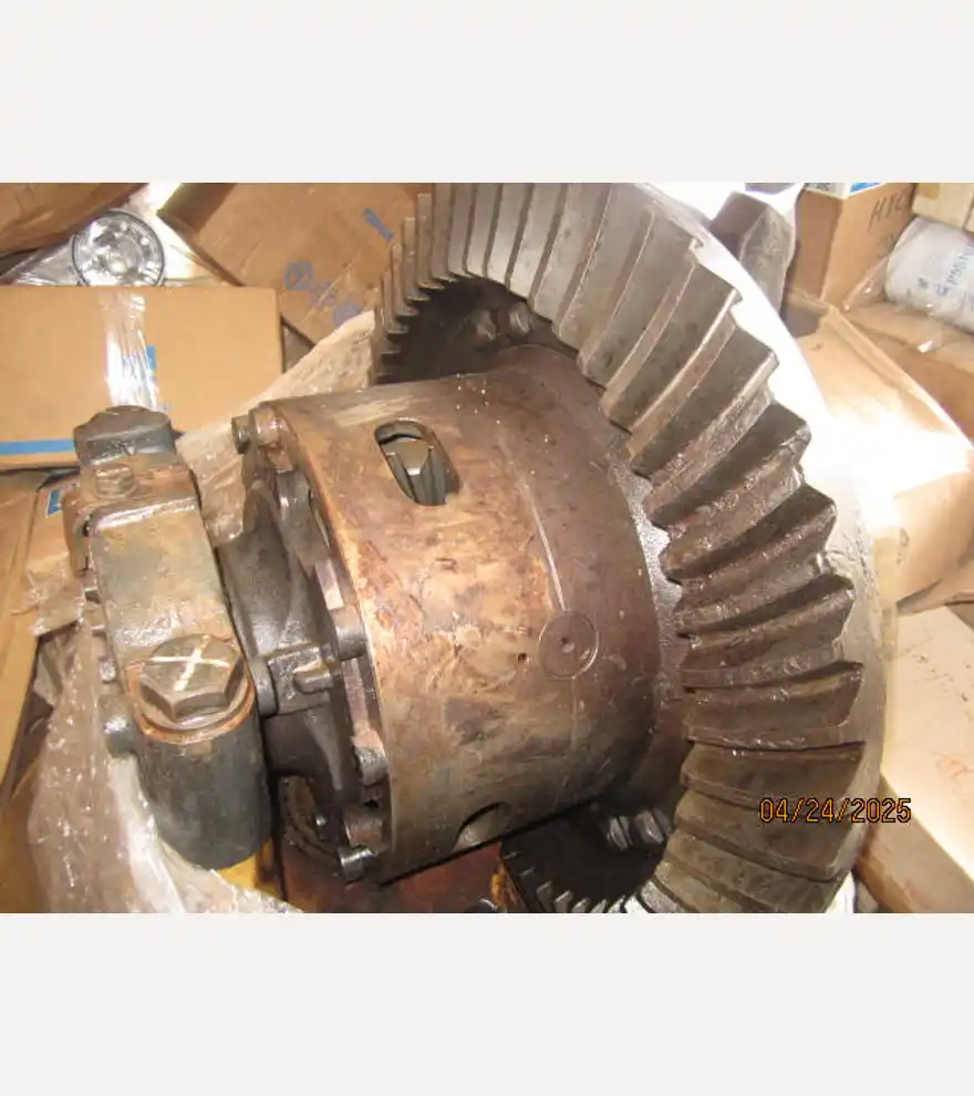  Caterpillar Differential 104-9410 - Caterpillar Dump Trucks - caterpillar-dump-trucks-differential-104-9410-38d907e8-4.JPG