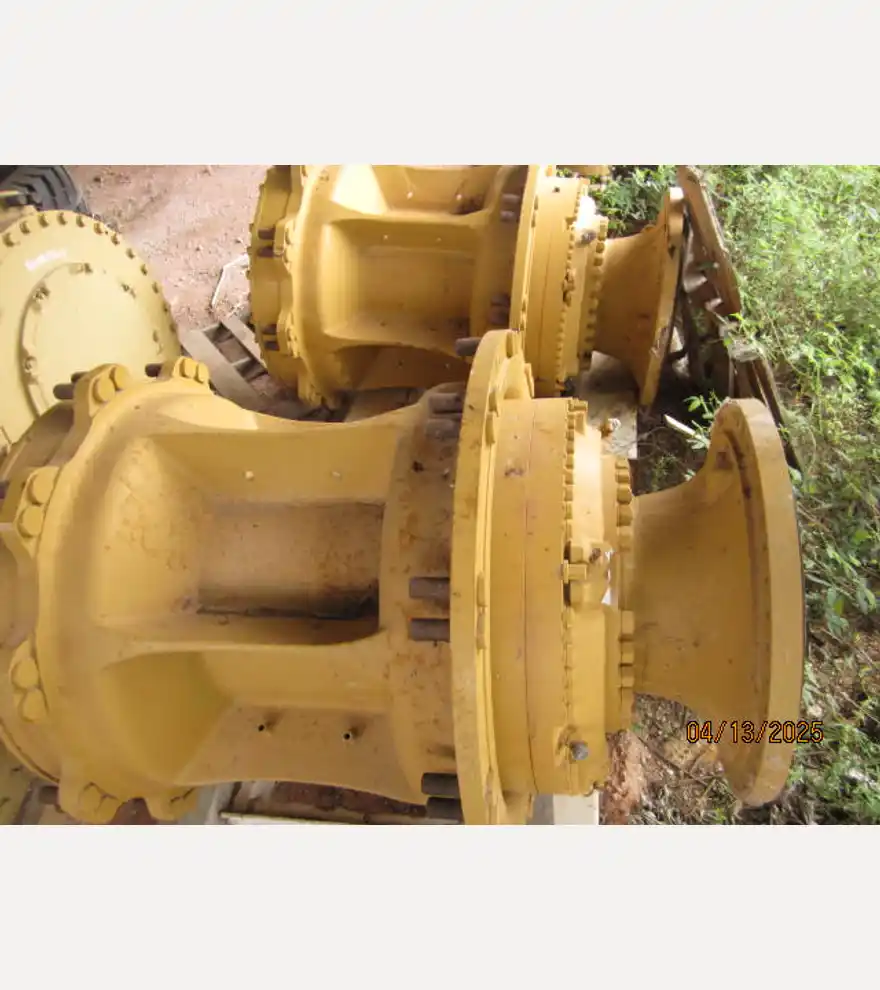  Caterpillar Wheel Group 125-6793 - Caterpillar Dump Trucks - caterpillar-dump-trucks-wheel-group-125-6793-321d8c79-3.JPG