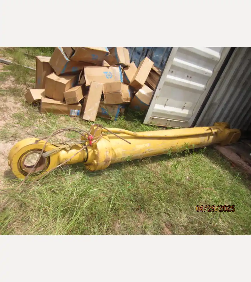  Caterpillar 107-6228 Boom Cylinder - Caterpillar Excavators - caterpillar-excavators-107-6228-boom-cylinder-f06d0ad8-3.JPG