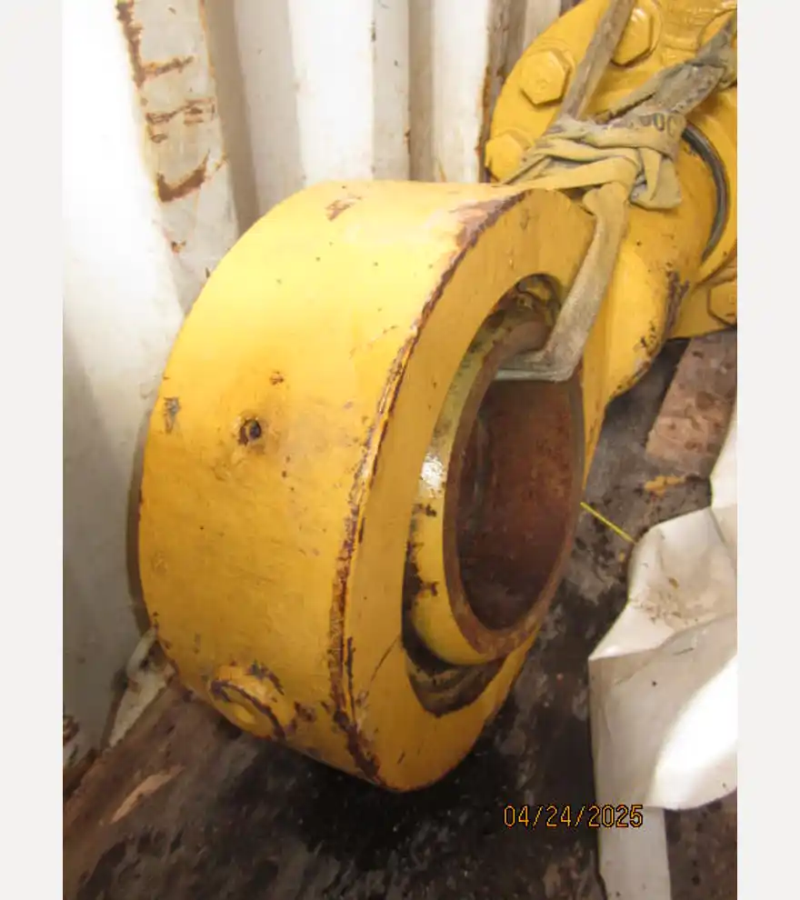 Caterpillar 107-6228 Boom Cylinder - Caterpillar Excavators - caterpillar-excavators-107-6228-boom-cylinder-f06d0ad8-4.JPG