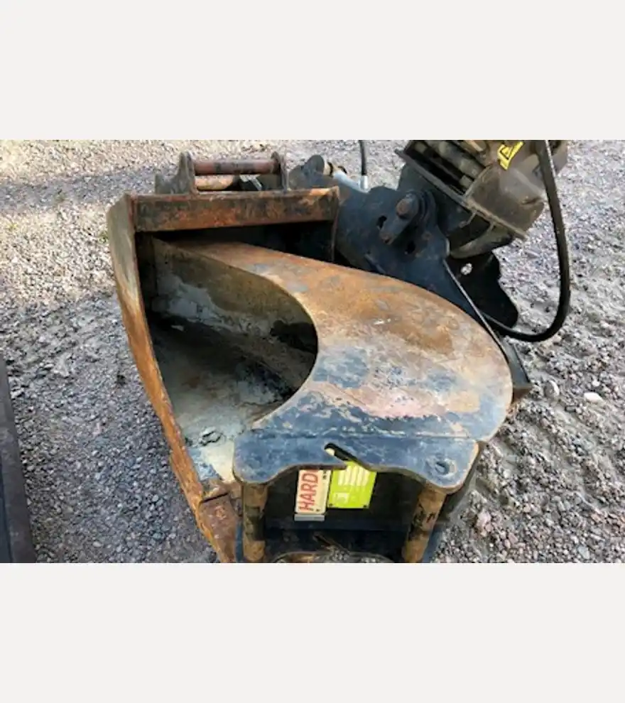2008 Caterpillar 301.8C - Caterpillar Excavators - caterpillar-excavators-301-8c-5d201d50-3.jpg