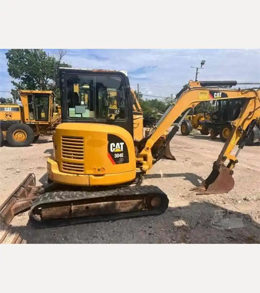 2015 Caterpillar 304E CR - Caterpillar Excavators - caterpillar-excavators-304e-cr-8e4c4e7e-4.jpeg