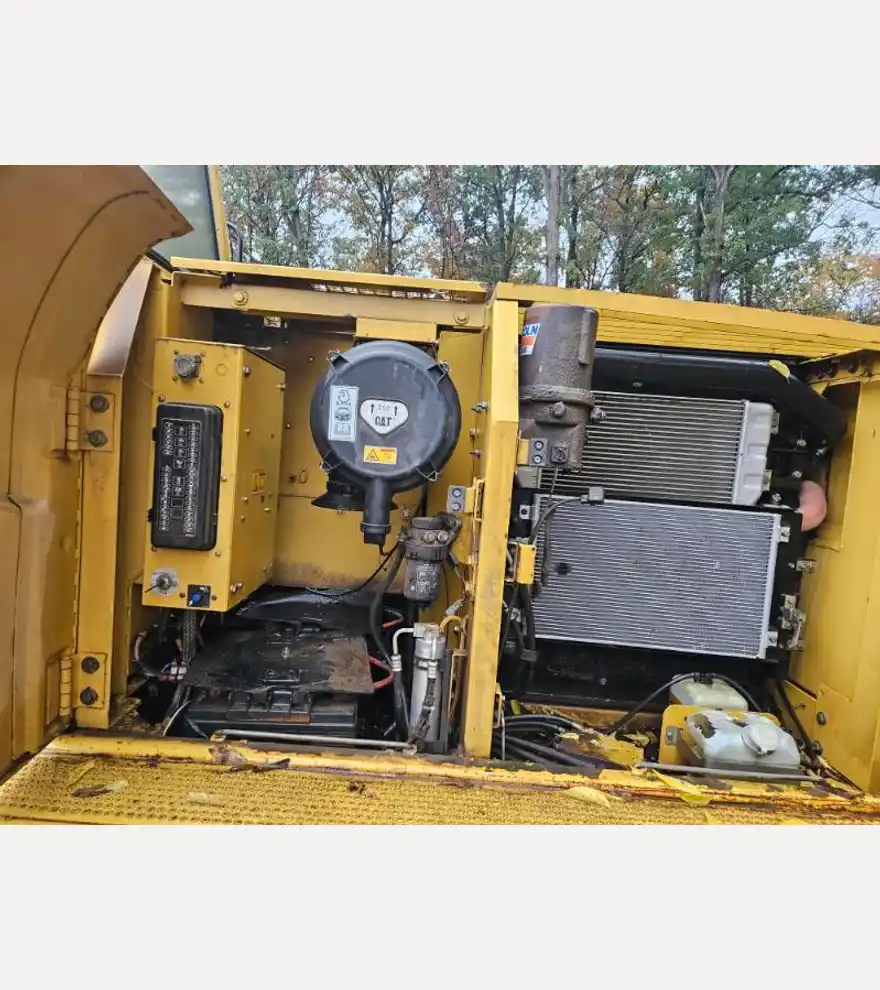 2008 Caterpillar 320CL - Caterpillar Excavators - caterpillar-excavators-320cl-e0859b33-8.jpg