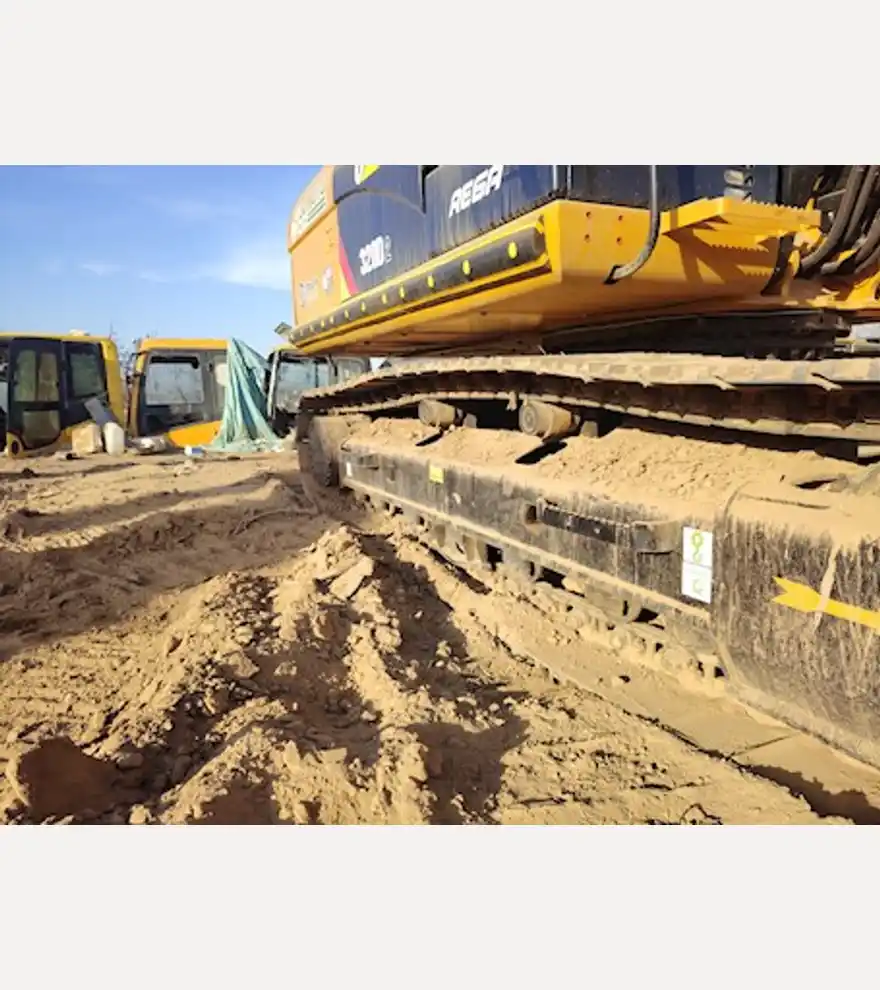  Caterpillar 320D - Caterpillar Excavators - caterpillar-excavators-320d-7cdab1e2-7.jpg