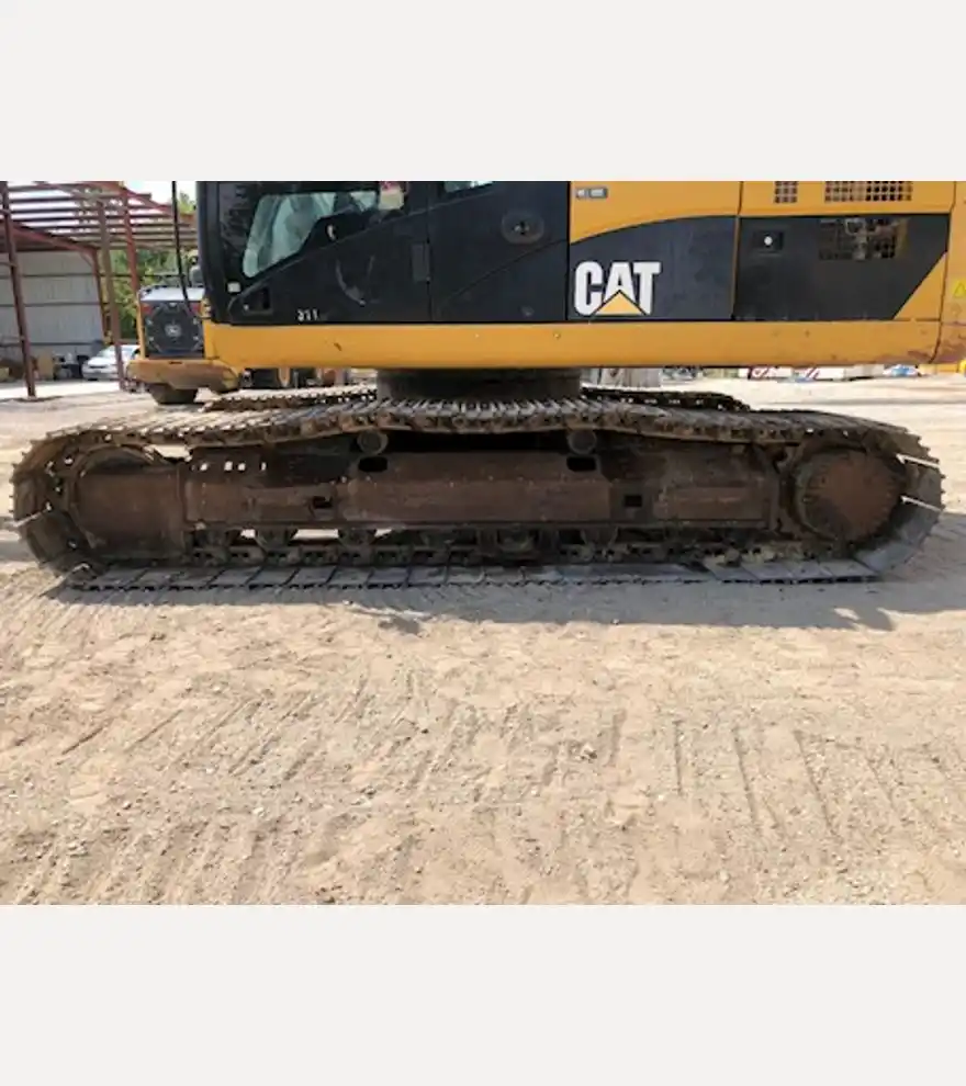 2011 Caterpillar 320DL - Caterpillar Excavators - caterpillar-excavators-320dl-f8e2fb64-8.jpg