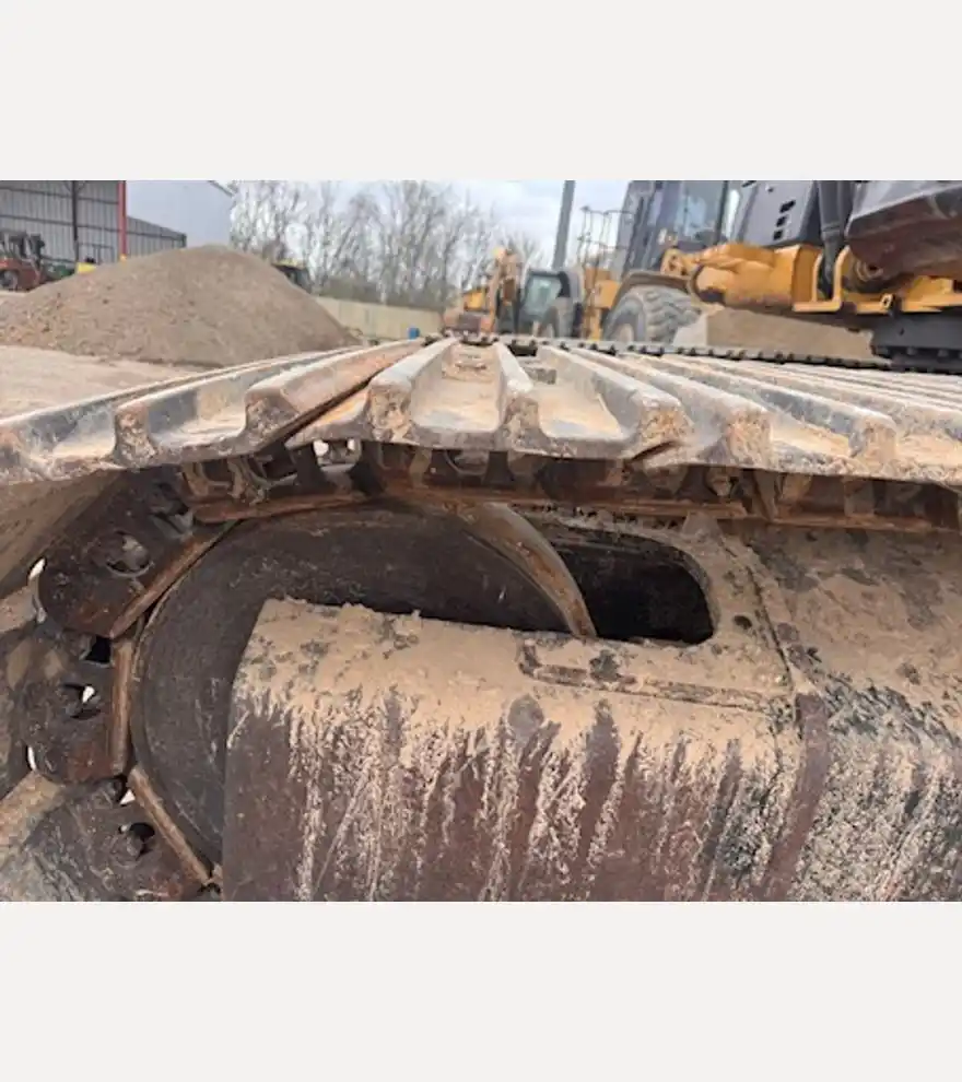 2013 Caterpillar 329EL - Caterpillar Excavators - caterpillar-excavators-329el-5a085893-14.jpg