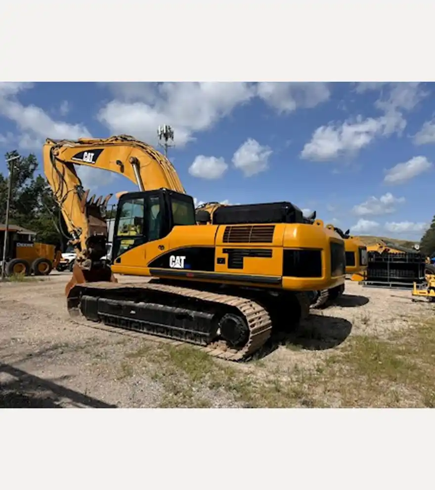 2006 Caterpillar 330DL - Caterpillar Excavators - caterpillar-excavators-330dl-3b728039-4.jpeg