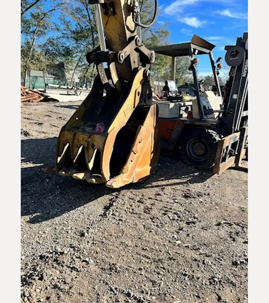 2006 Caterpillar 330DL - Caterpillar Excavators - caterpillar-excavators-330dl-3b728039-7.jpeg