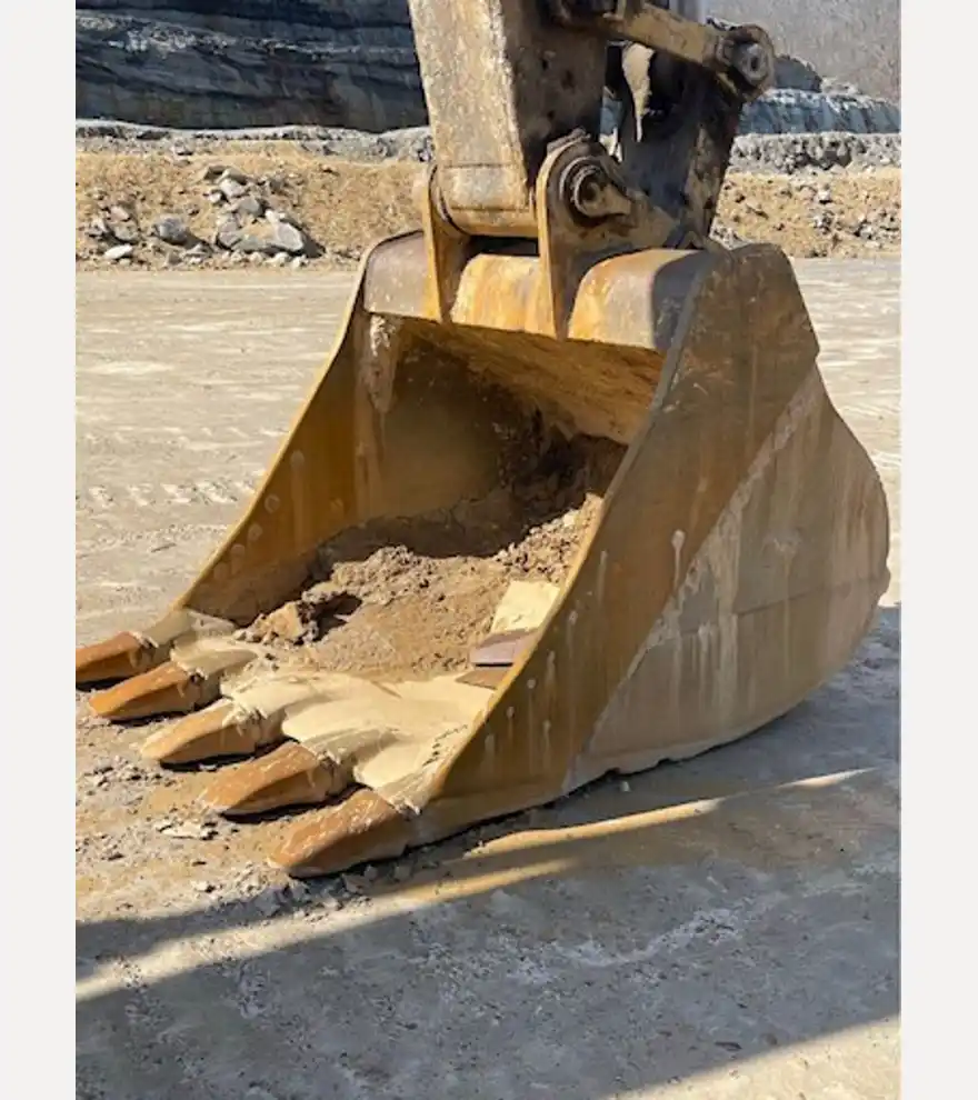 2011 Caterpillar 374DL - Caterpillar Excavators - caterpillar-excavators-374dl-0ab6740e-7.jpg