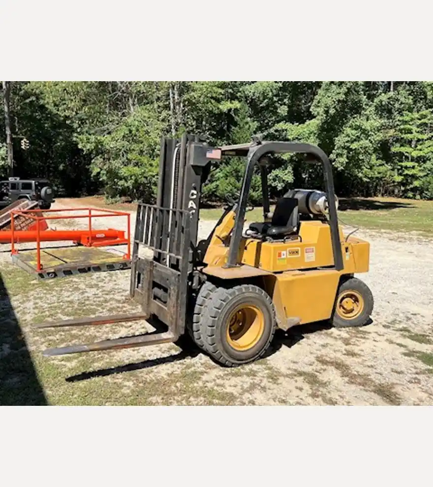 1990 Caterpillar V80E Forklift with Attachments - Caterpillar Forklifts - caterpillar-forklifts-v80e-forklift-with-attachments-f3a207a1-2.JPG