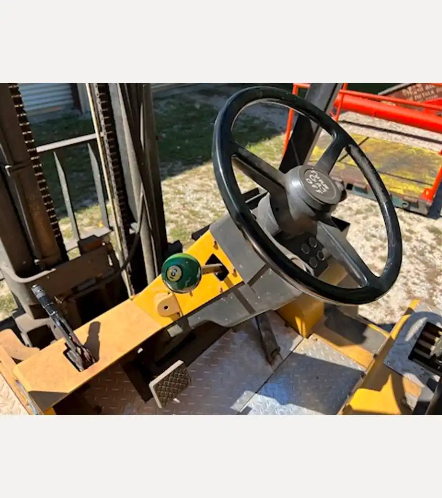 1990 Caterpillar V80E Forklift with Attachments - Caterpillar Forklifts - caterpillar-forklifts-v80e-forklift-with-attachments-f3a207a1-6.JPG