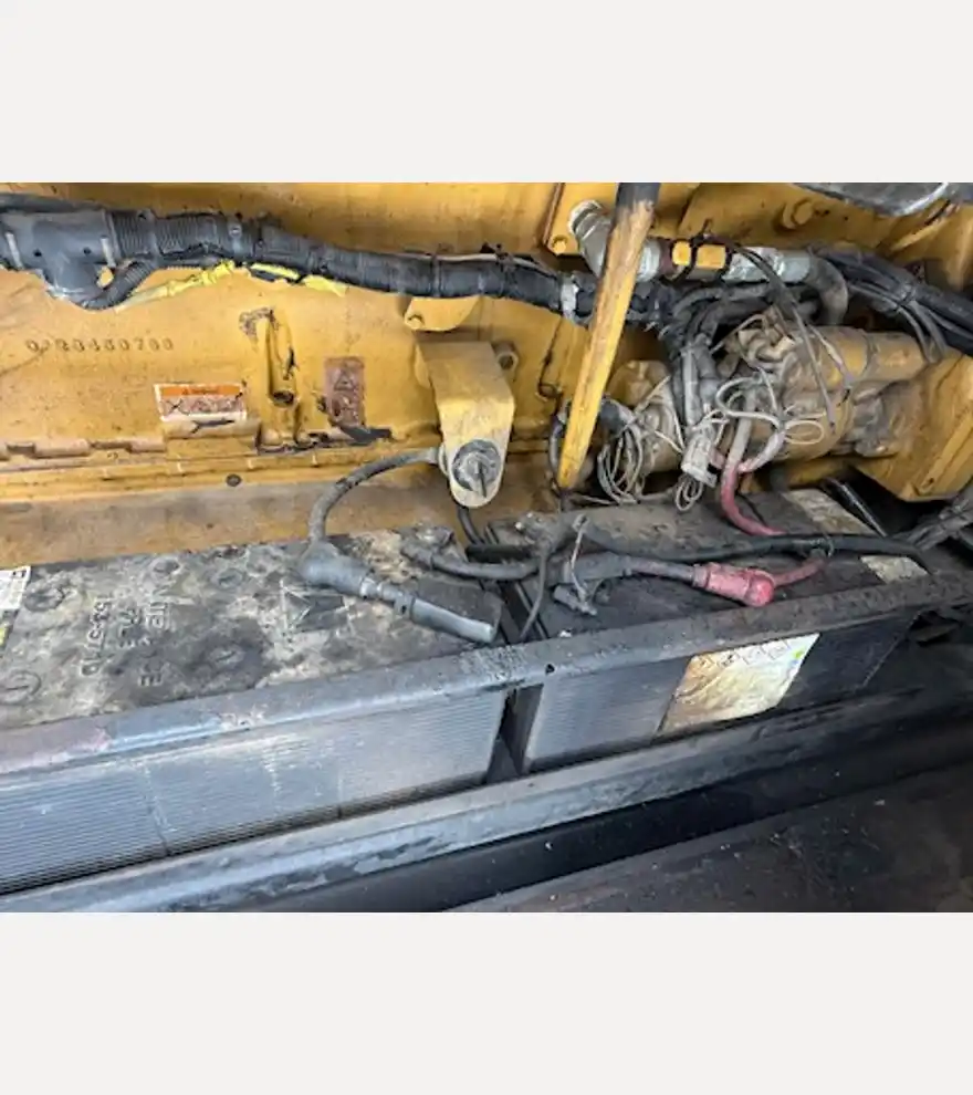 2005 Caterpillar Three Phase Generator - Caterpillar Generators - caterpillar-generators-three-phase-generator-5c9152f9-3.jpg