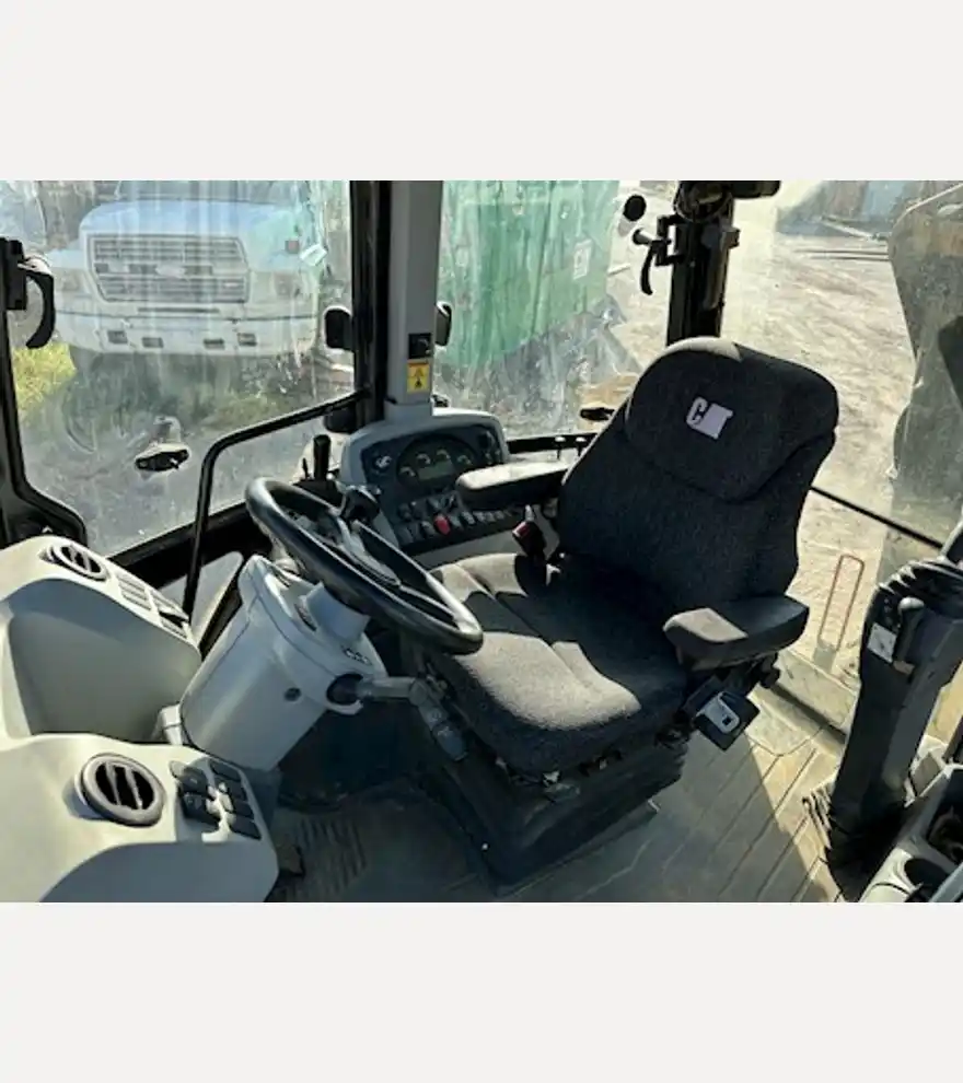 2016 Caterpillar 420F2 Backhoe (4x4) - Caterpillar Loader Backhoes - caterpillar-loader-backhoes-420f2-backhoe-4x4-fa1e7c45-8.jpg