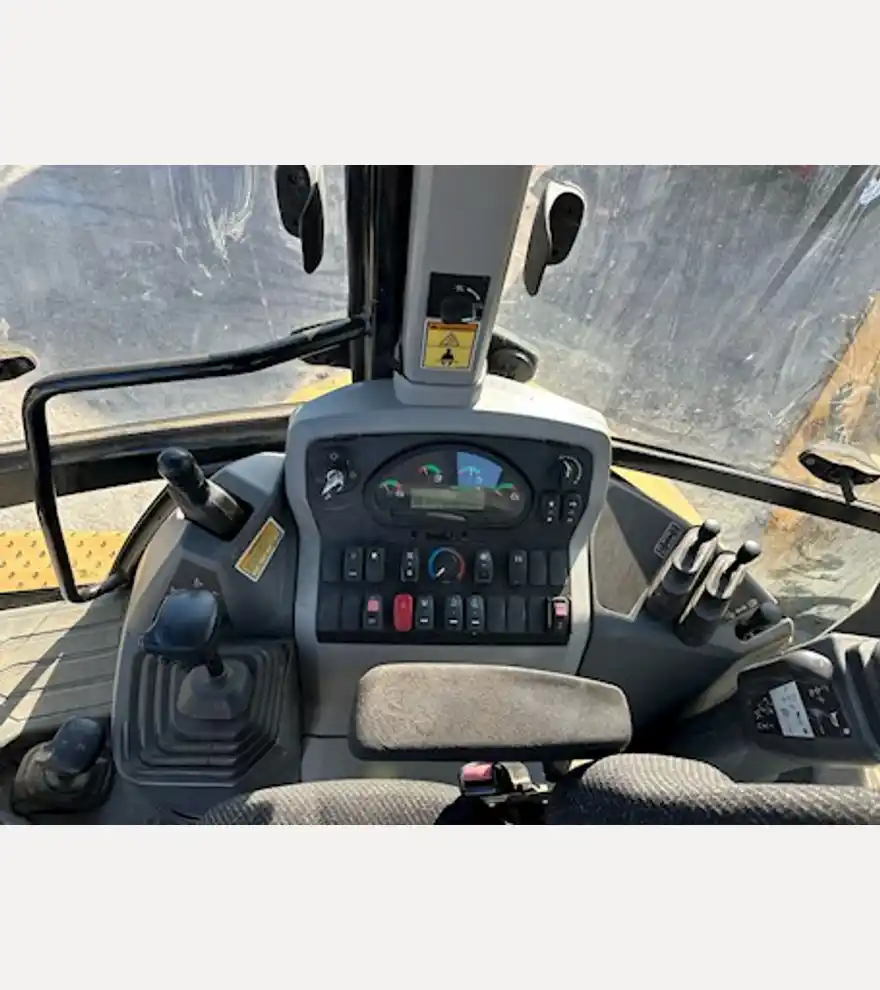 2016 Caterpillar 420F2 Backhoe (4x4) - Caterpillar Loader Backhoes - caterpillar-loader-backhoes-420f2-backhoe-4x4-fa1e7c45-9.jpg