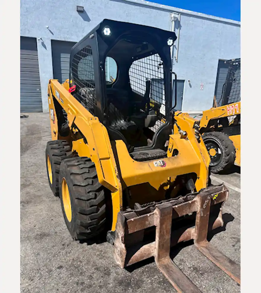 2021 Caterpillar 236D3 - Caterpillar Loaders - caterpillar-loaders-236d3-280a09e8-3.jpeg