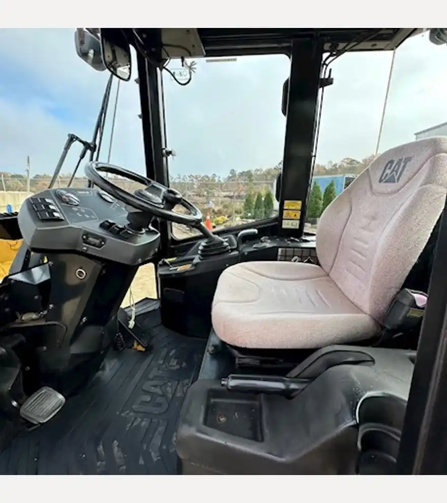 2006 Caterpillar 904B Wheel Loader - Caterpillar Loaders - caterpillar-loaders-904b-wheel-loader-4dc3e13d-5.jpg
