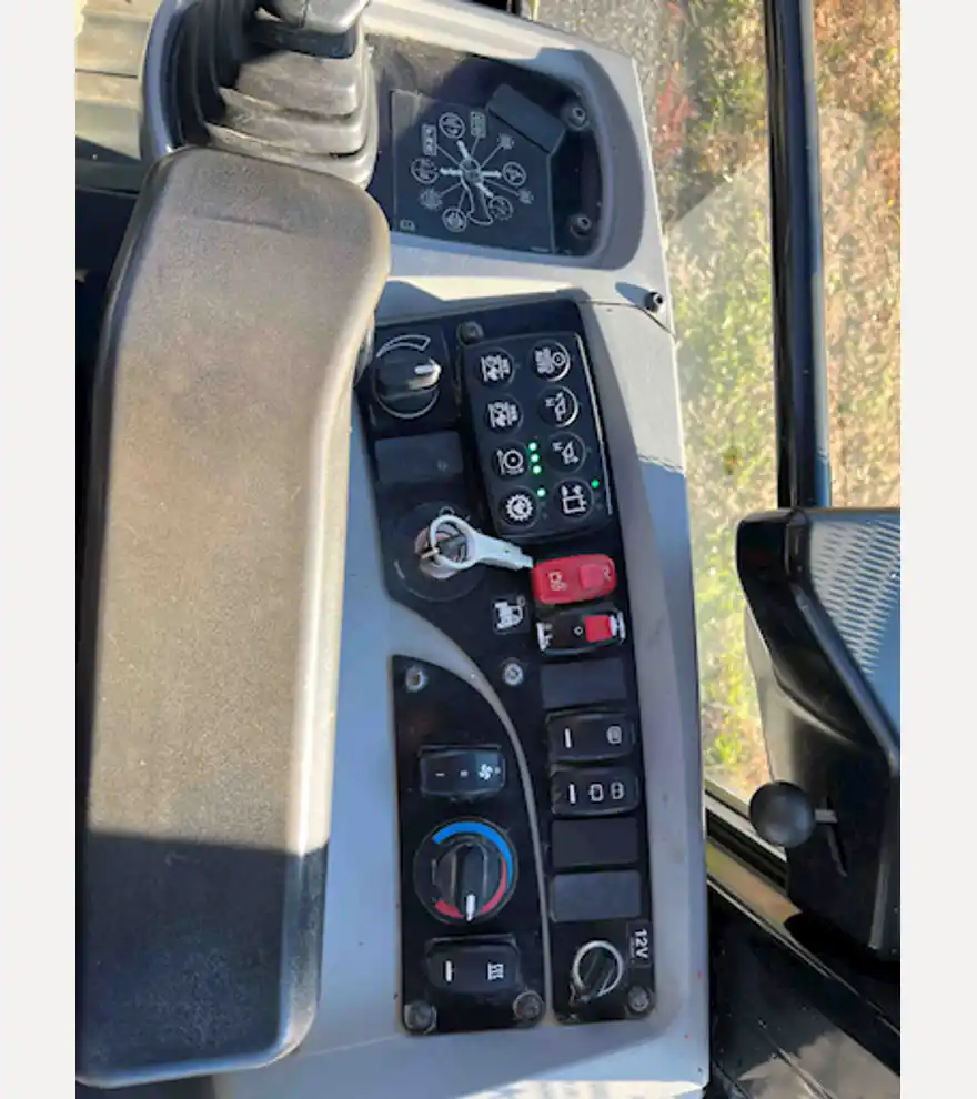 2017 Caterpillar 908M - Caterpillar Loaders - caterpillar-loaders-908m-07b79640-10.JPG