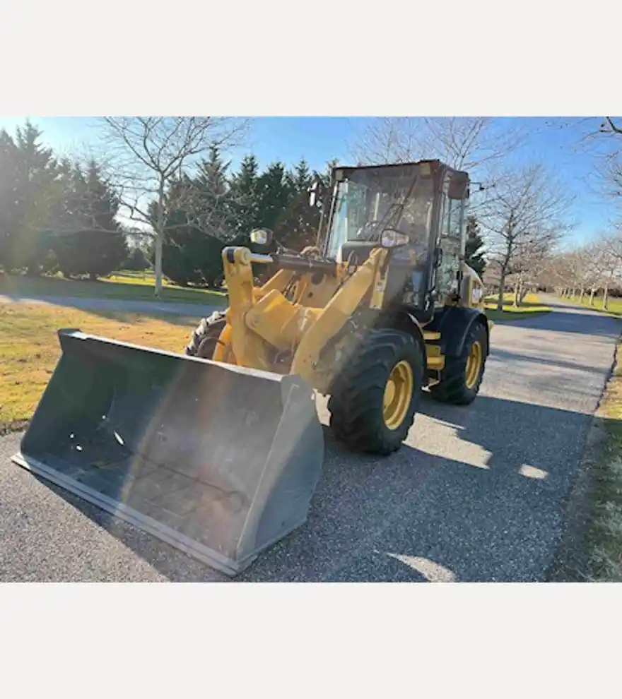 2017 Caterpillar 908M - Caterpillar Loaders - caterpillar-loaders-908m-07b79640-2.JPG