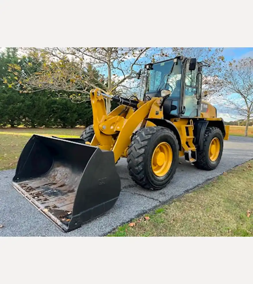  Caterpillar 914M - Caterpillar Loaders - caterpillar-loaders-914m-0cf8212b-2.JPG