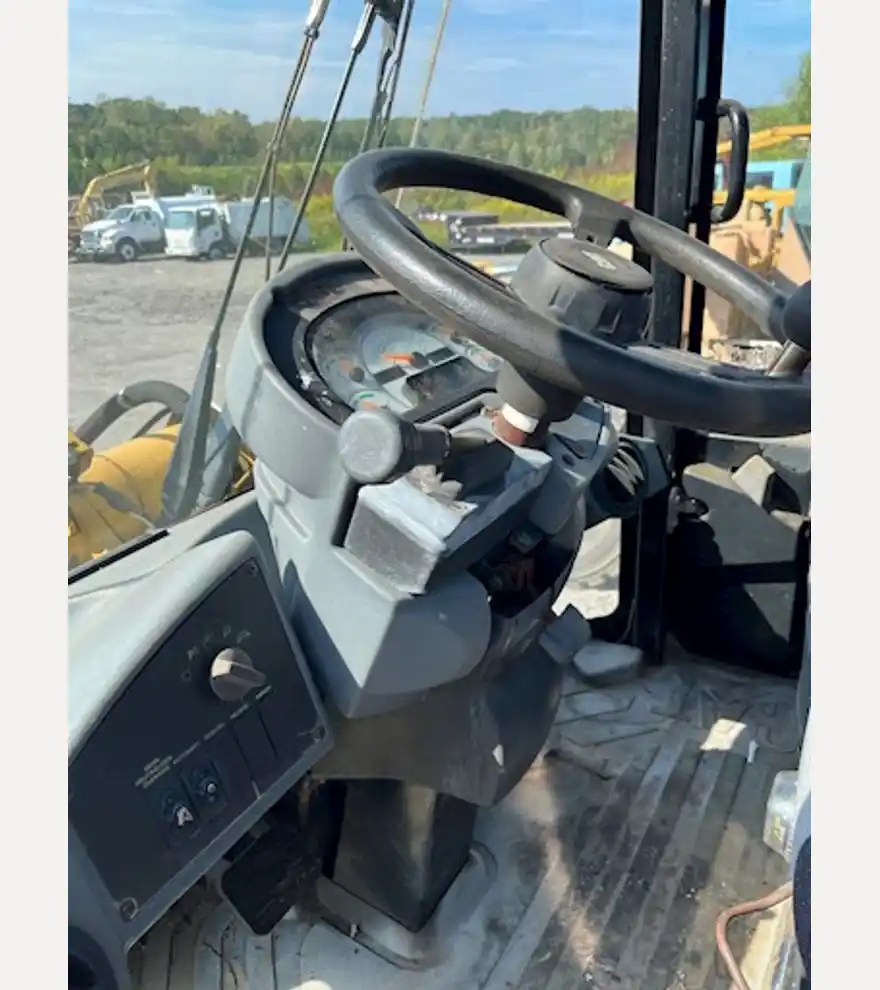 2004 Caterpillar 924G High Lift Wheel Loader - Caterpillar Loaders - caterpillar-loaders-924g-high-lift-wheel-loader-07c96244-15.jpg