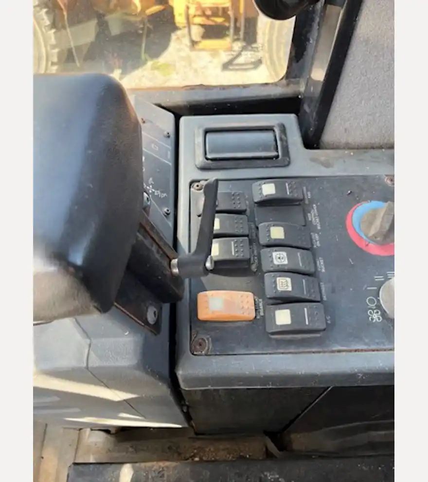 2004 Caterpillar 924G High Lift Wheel Loader - Caterpillar Loaders - caterpillar-loaders-924g-high-lift-wheel-loader-07c96244-18.jpg