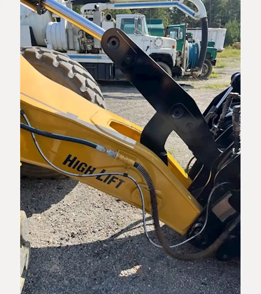 2004 Caterpillar 924G High Lift Wheel Loader - Caterpillar Loaders - caterpillar-loaders-924g-high-lift-wheel-loader-07c96244-8.jpg