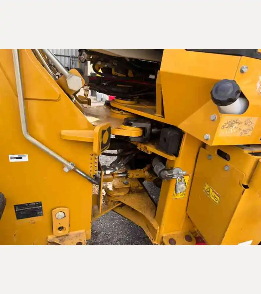 2012 Caterpillar 924H - Caterpillar Loaders - caterpillar-loaders-924h-99e51633-7.jpeg