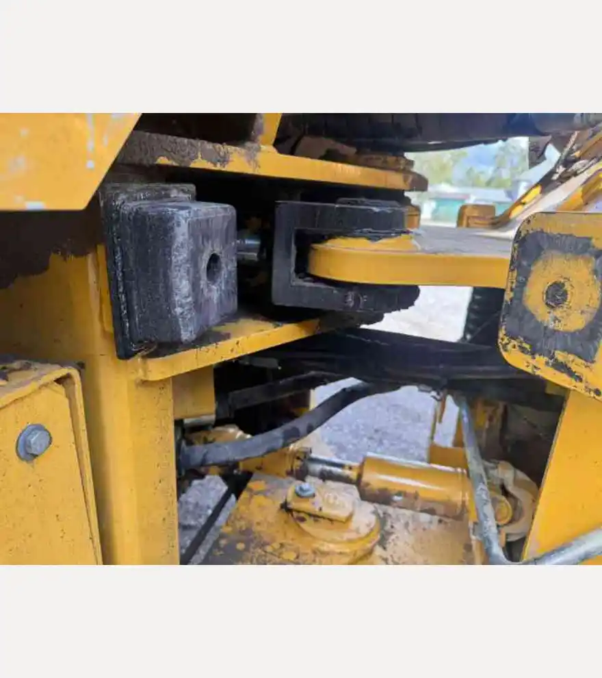2012 Caterpillar 924H - Caterpillar Loaders - caterpillar-loaders-924h-99e51633-8.jpeg