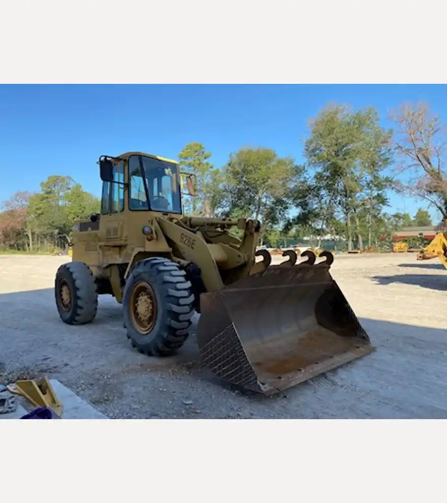 1990 Caterpillar 926E - Caterpillar Loaders - caterpillar-loaders-926e-fd5bb534-2.jpeg