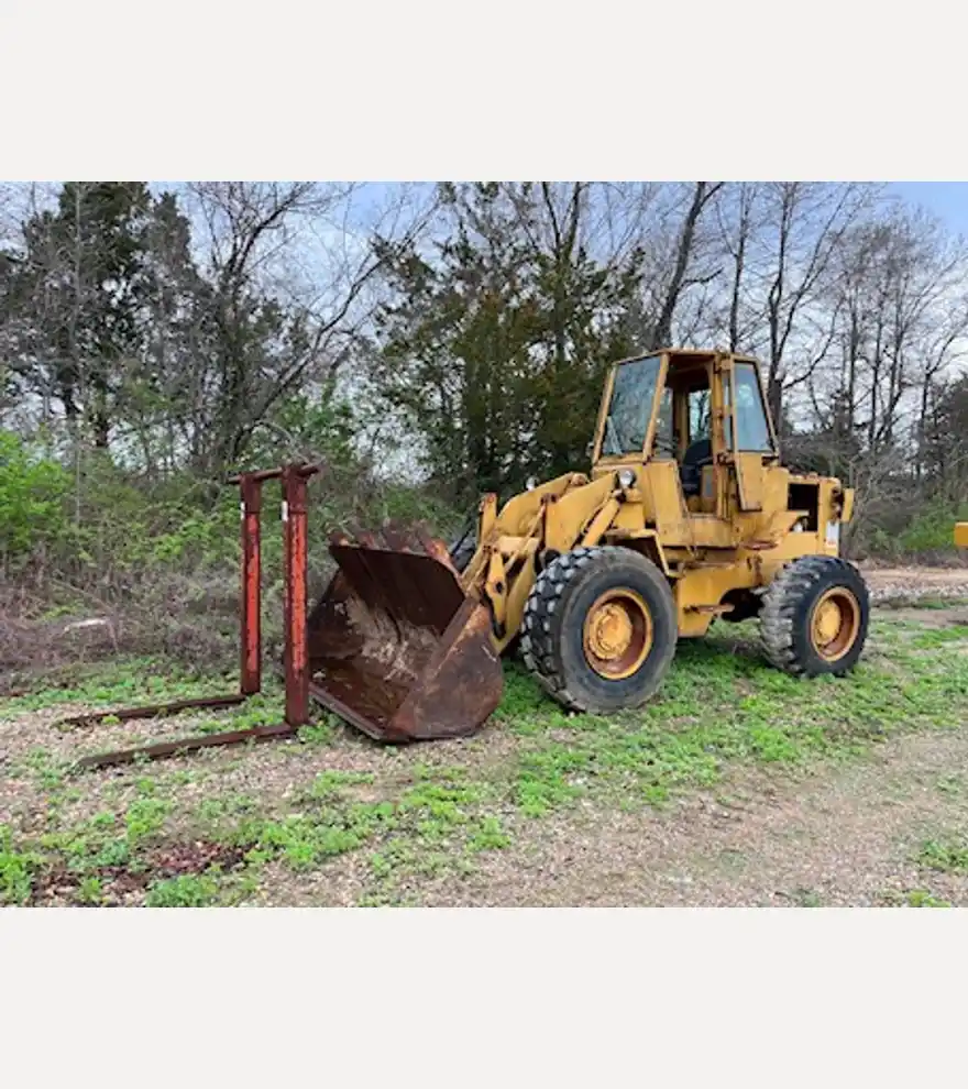1978 Caterpillar 930 - Caterpillar Loaders - caterpillar-loaders-930-05e47619-1.jpg