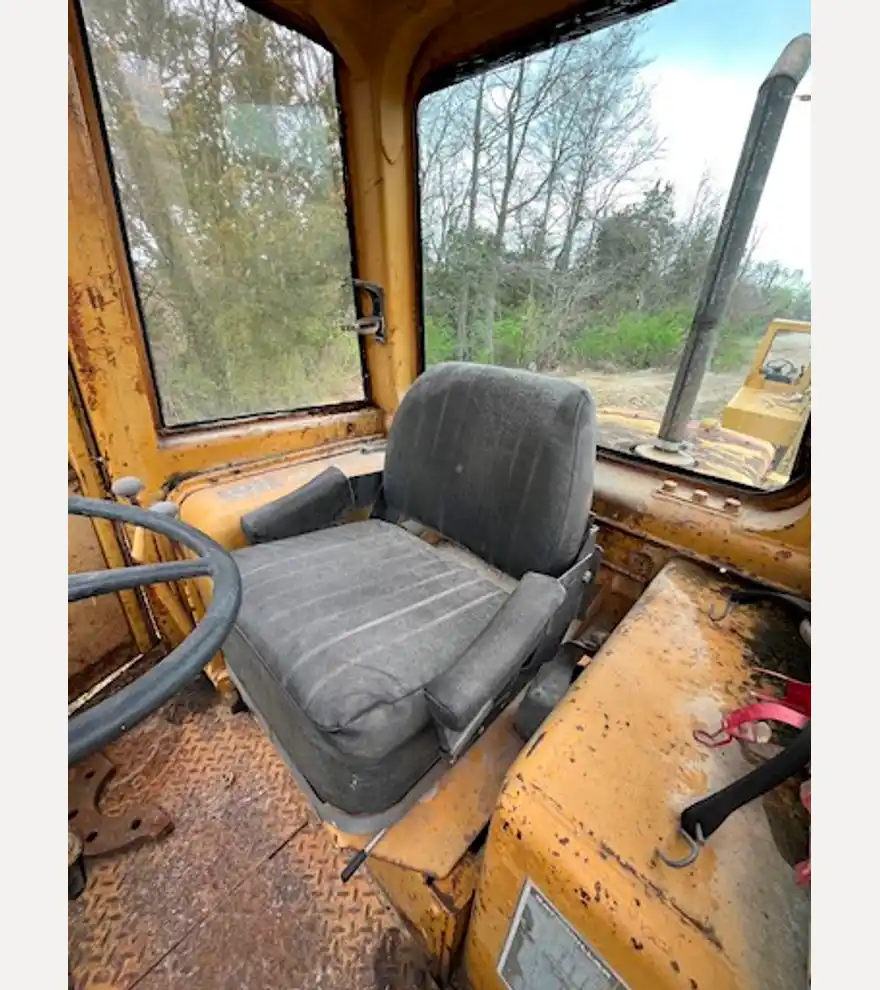 1978 Caterpillar 930 - Caterpillar Loaders - caterpillar-loaders-930-05e47619-10.jpg