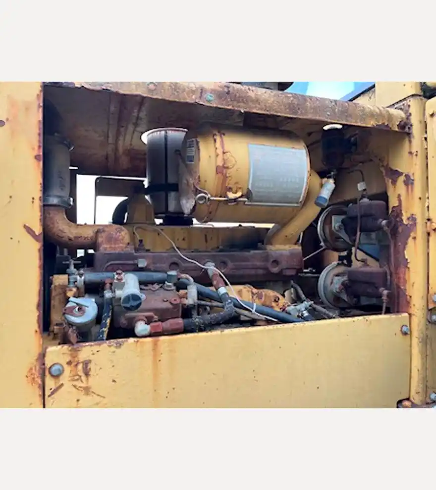 1978 Caterpillar 930 - Caterpillar Loaders - caterpillar-loaders-930-05e47619-14.jpg