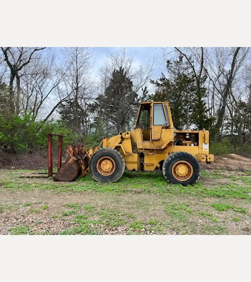 1978 Caterpillar 930 - Caterpillar Loaders - caterpillar-loaders-930-05e47619-2.jpg