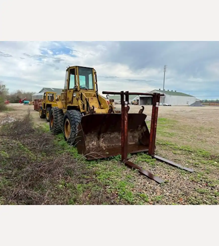 1978 Caterpillar 930 - Caterpillar Loaders - caterpillar-loaders-930-05e47619-8.jpg